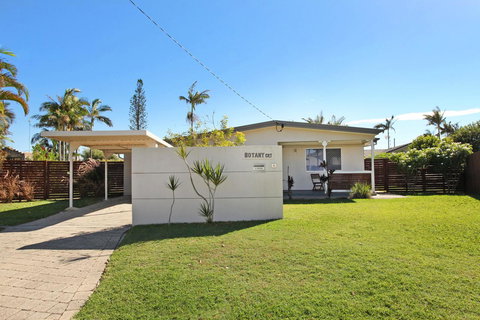 6 Botany Court Marcoola Beach - Pet Friendly 500 Bond - Tourism Search 0