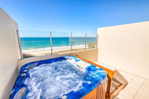 On The Beach Resort Bribie Island - Tourism Search 7