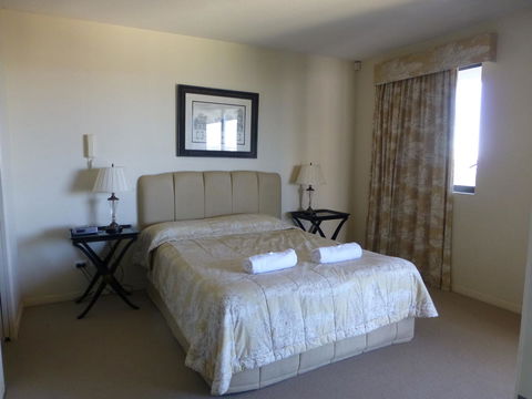 The Oasis Apartments - Tourism Search 17