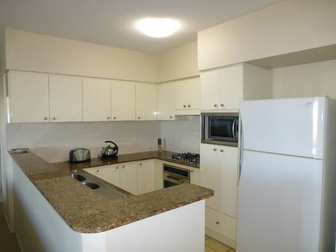 The Oasis Apartments - Tourism Search 16