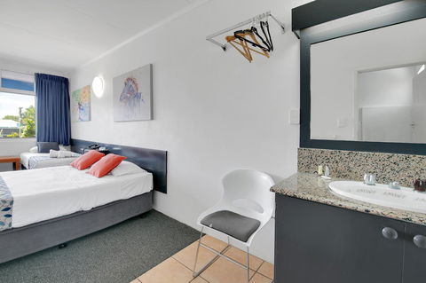 Kangaroo Point Central Hotel & Apartments - Tourism Search 13