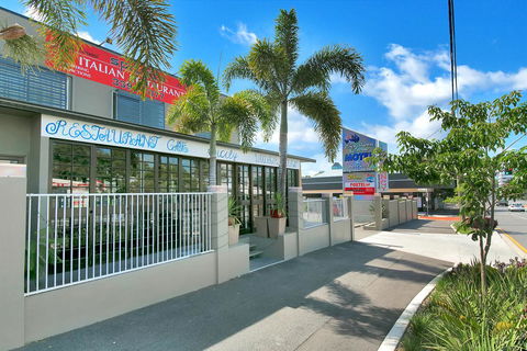 Kangaroo Point Central Hotel & Apartments - Tourism Search 7