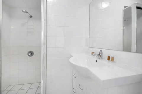 Kangaroo Point Central Hotel & Apartments - Tourism Search 25
