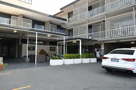 Kangaroo Point Central Hotel & Apartments - Tourism Search 3