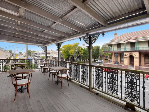 William Arnott Hotel - Tourism Search 1