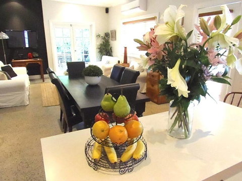 YSG The Edward Townhouse 157 - Steps To Town - Tourism Search 0