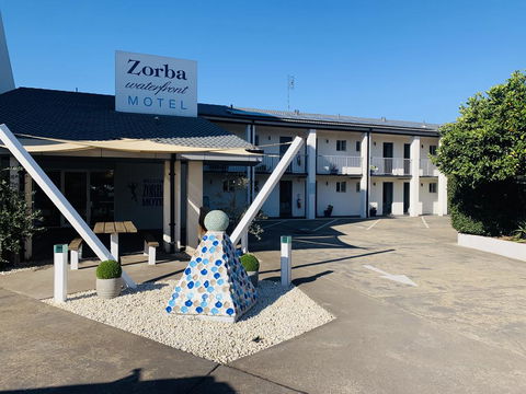 Zorba Waterfront Motel - Tourism Search 0