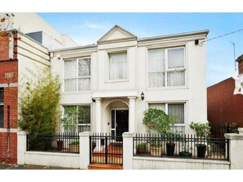 Abbotsford Private Rooms & Pods - 15 Charles Homestay - Tourism Search 0