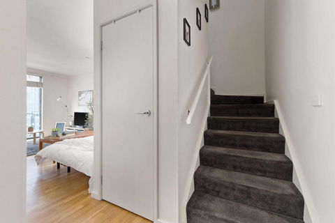 A 2BR Loft Near Melbourne Central FREE Parking - Tourism Search 3