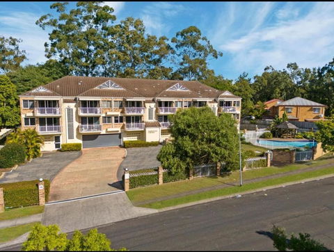 A 3 Bedders Close To Everything - Tourism Search 1