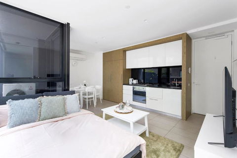 A Chic Apt With A Large Balcony Next To Grand Prix - Tourism Search 1