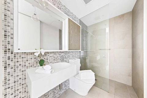 A Chic Apt With A Large Balcony Next To Grand Prix - Tourism Search 4