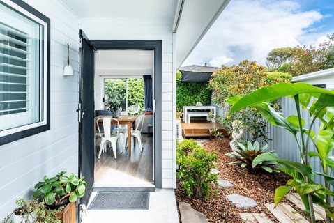 A Chic Coastal Hideaway At Toowoon Bay Beach - Tourism Search 0