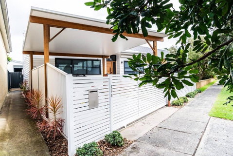 A Chic Coastal Hideaway At Toowoon Bay Beach - Tourism Search 1