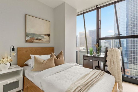 A Chic & Comfy 2BR Apt On Collins With City Views - Tourism Search 4