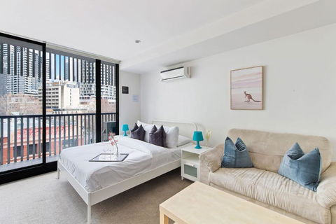 A Chic Studio Only A 4-min Walk To Victoria Market - Tourism Search 3