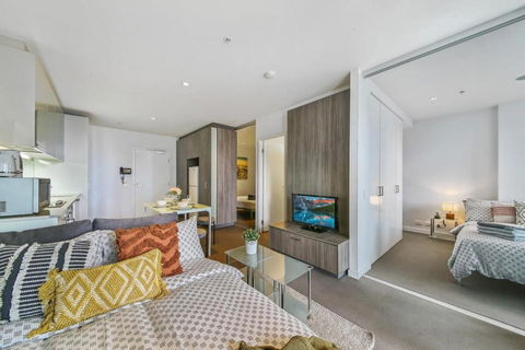 A Comfy & Stylish 2BR Apt Near Southern Cross - Tourism Search 0
