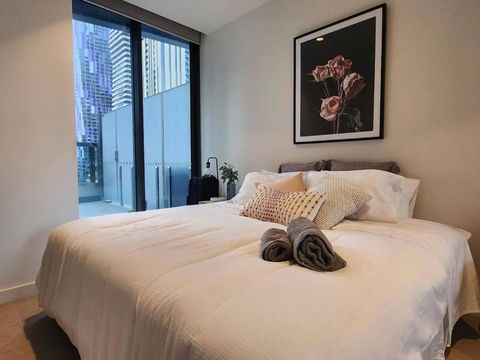 A Cosmopolitan Hub In CBD Centre - Tourism Search 0