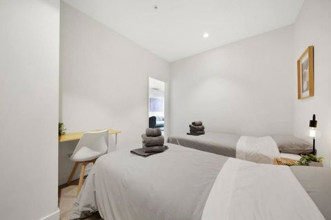 A Cosmopolitan Hub In CBD Centre - Tourism Search 4