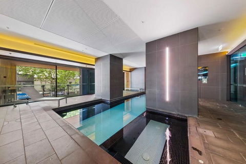 A Cozy 2BR Apt Next To Queen Victoria Market & Melbourne Central With City Views - Tourism Search 3