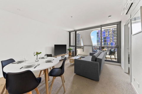 A Cozy 2BR Apt Next To Queen Victoria Market & Melbourne Central With City Views - Tourism Search 4