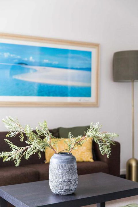 A Cozy 2BR Apt On Collins Near Flinders Station - Tourism Search 4