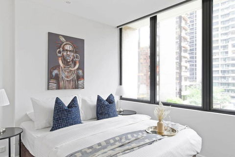 A Cozy 2BR Apt Opposite Southern Cross Station - Tourism Search 0
