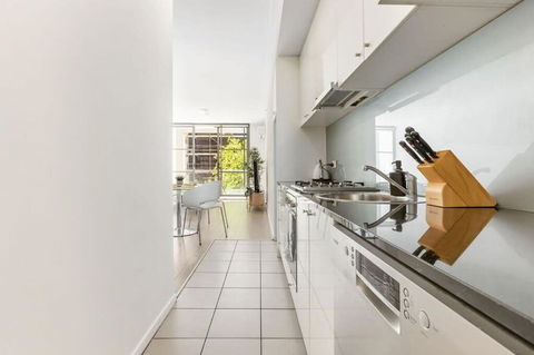 A Cozy & Modern Studio Right Next To Darling Harbour - Tourism Search 2