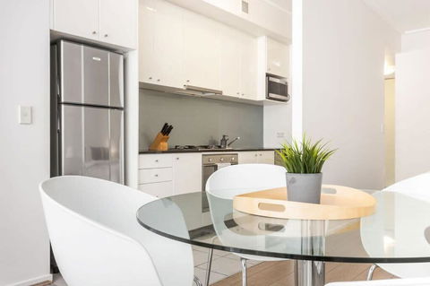 A Cozy & Modern Studio Right Next To Darling Harbour - Tourism Search 4