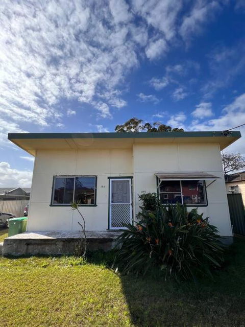 A Delightful Two-bedroom Cottage On Toowoon Bay. - Tourism Search 1