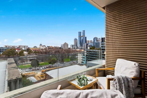 A Lux 2BR Apt Next To Melbourne Uni FREE Parking - Tourism Search 1