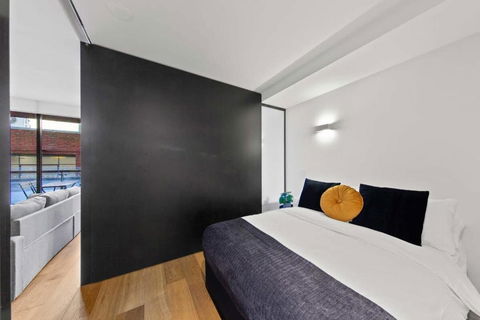 A Modern & Spacious 2BR Apt Near Melbourne Uni - Tourism Search 1