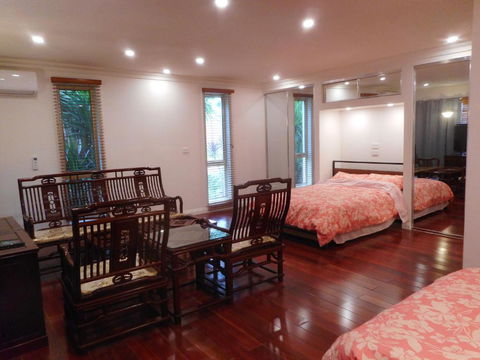 A Spacious Holiday Suite - Tourism Search 4