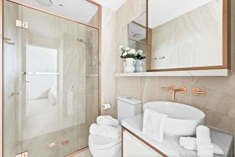 A Stylish 2BR Apt In The Heart Of Chapel Street - Tourism Search 3