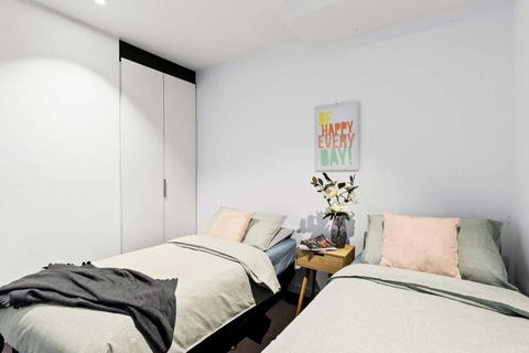 A Stylish 2BR Apt Next To Southern Cross With City Views - Tourism Search 4