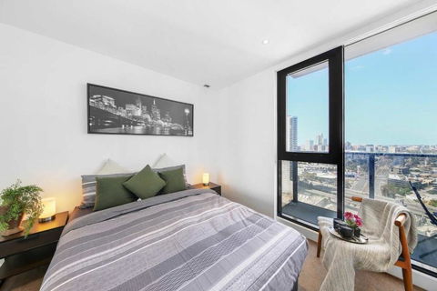 A Stylish 2BR Apt With City Views In Southbank - Tourism Search 2