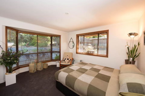 A Suite Spot In The Hills - Tourism Search 0