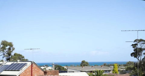 A Wave From It All Ocean Glimpse Central Torquay - Tourism Search 3