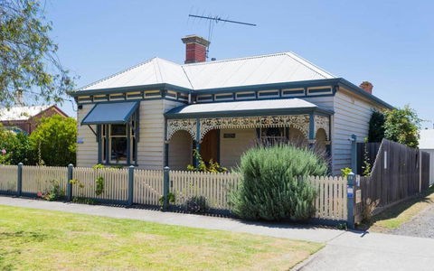 Abaleen House - Tourism Search 0
