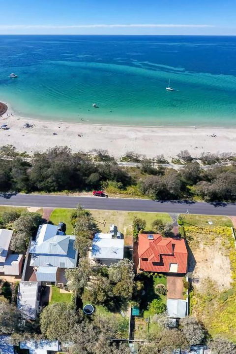 Abbey Beachviews With WiFi - Tourism Search 1