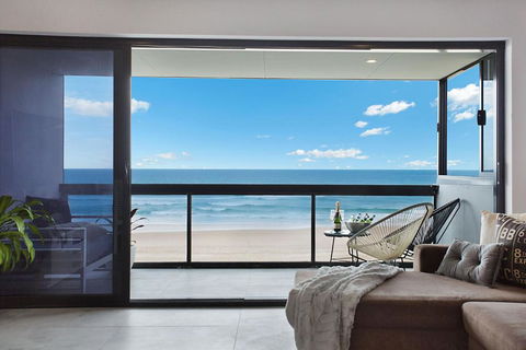 Absolute Beach Front Renovated 3 Bdrm 2 Bath App - Tourism Search 0