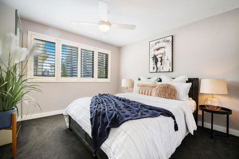 Absolute Beach Front Renovated 3 Bdrm 2 Bath App - Tourism Search 3