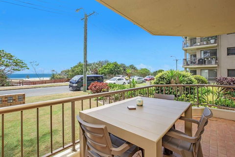 Absolute Beachfront Apartment! - Tourism Search 0