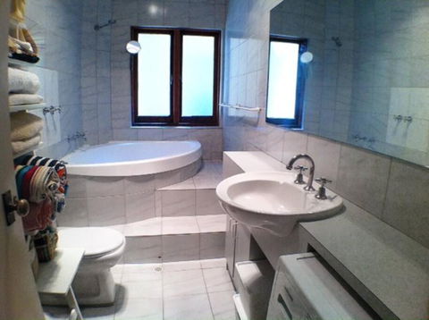 Absolute Beachfront Apartment, Amazing Sunsets - Tourism Search 4