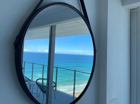Absolute Beachfront Central Surfers Paradise - Tourism Search 3