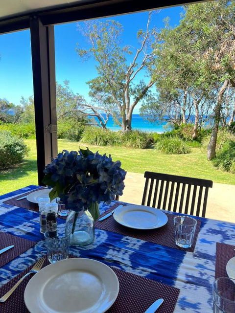 Absolute Beachfront Mollymook - Tourism Search 3