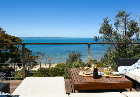 Absolute Beachfront - Tourism Search 2