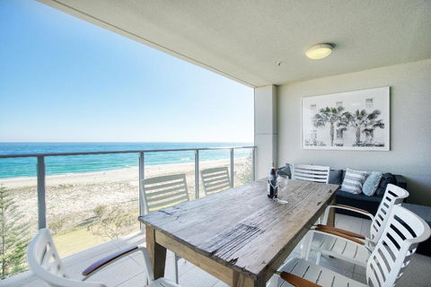 Absolute Kirra By EcoTime - Tourism Search 0