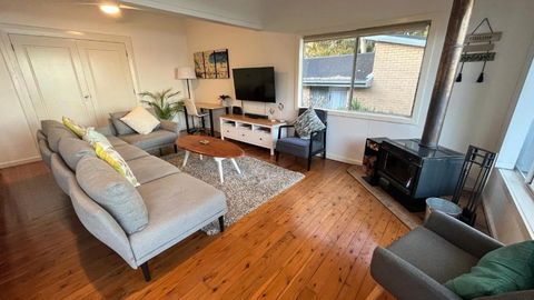 Absolute Lakefront House - Enjoy The Sunrise - Tourism Search 3