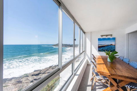 Absolute Oceanfront Yamba - Oceanstays - Tourism Search 3